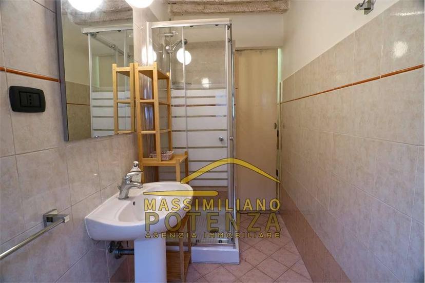 Bilocale via Francesca Vecchia, Alberghi, Via Romana, Pescia Morta, Pescia — foto 14 di 17