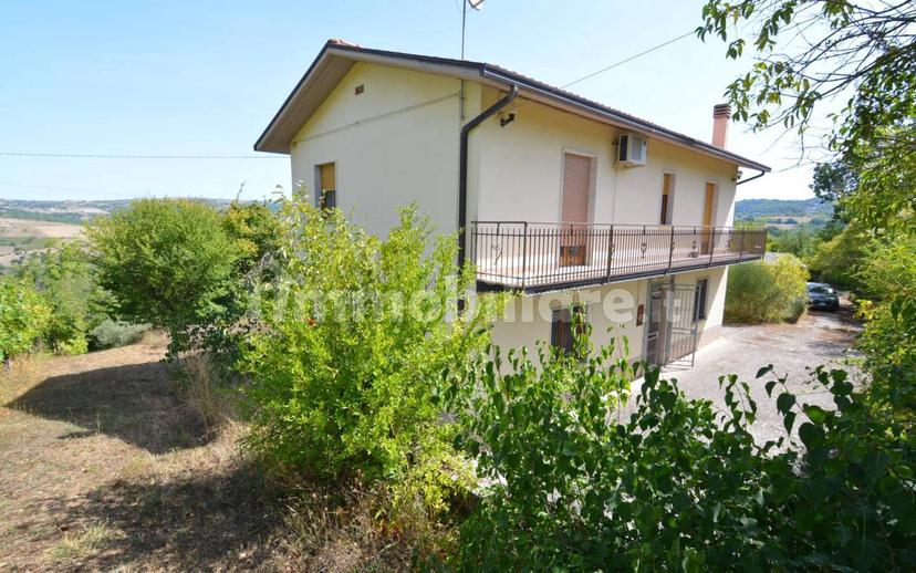 Terratetto unifamiliare 182 m², buono stato, Sant'Angelo dei Lombardi — foto 8 di 17