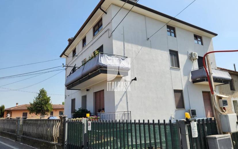 Appartamento via Borgo Milano, Villafranca di Verona — foto 4 di 32