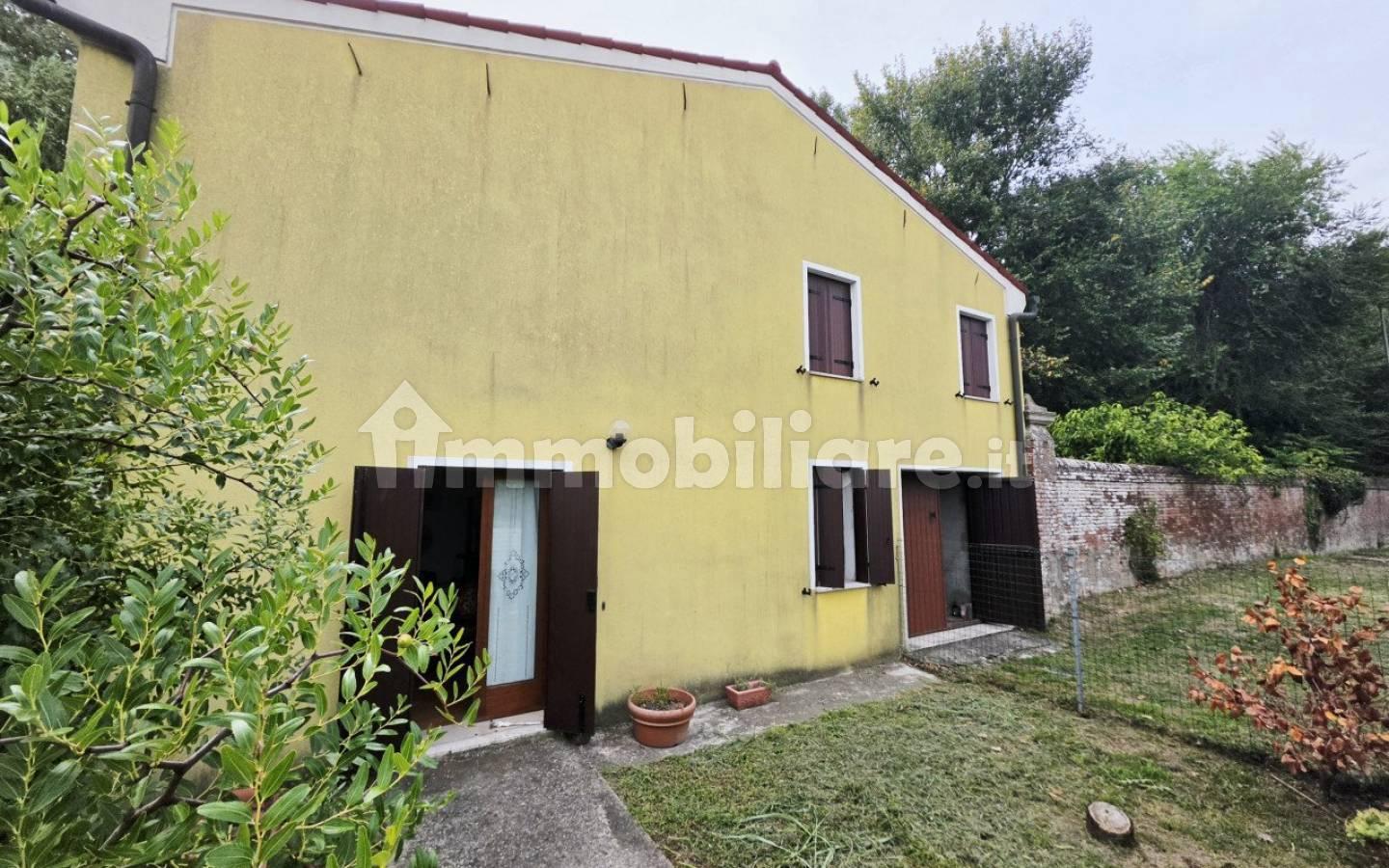 Villa bifamiliare via Ponticelli, Centro, Granze