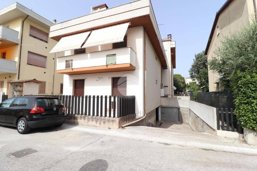 Trilocale via Marzabotto 35, Centro, Giulianova — foto 30 di 32