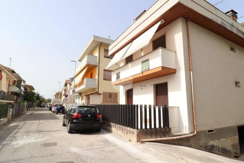 Trilocale via Marzabotto 35, Centro, Giulianova — foto 18 di 32