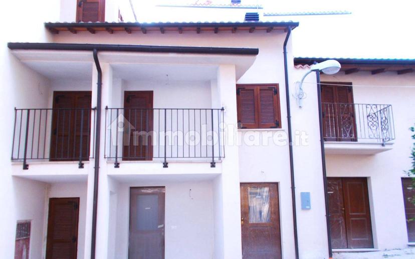 Terratetto unifamiliare via Martellucci 6, Collebrincioni - Assergi, L'Aquila — foto 16 di 20
