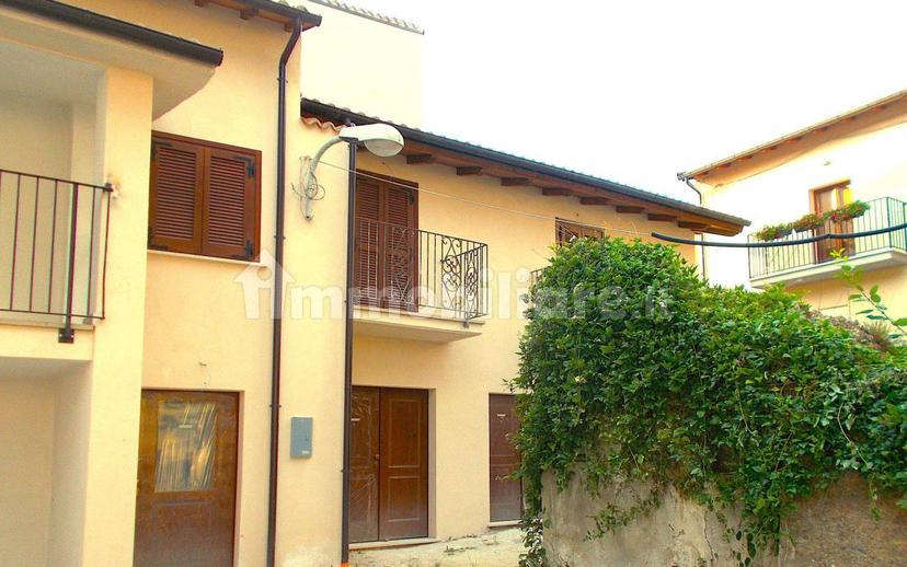 Terratetto unifamiliare via Martellucci 6, Collebrincioni - Assergi, L'Aquila — foto 13 di 20