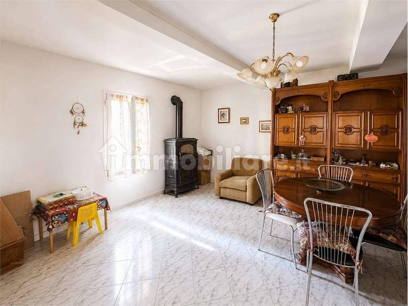 Villa bifamiliare, buono stato, 243 m², Soragna
