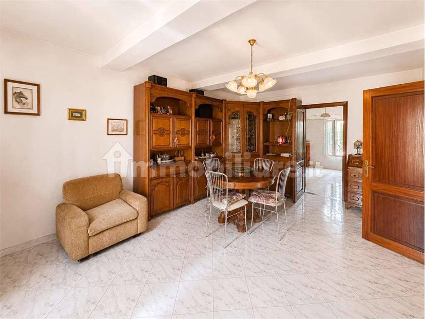 Villa bifamiliare, buono stato, 243 m², Soragna — foto 2 di 59