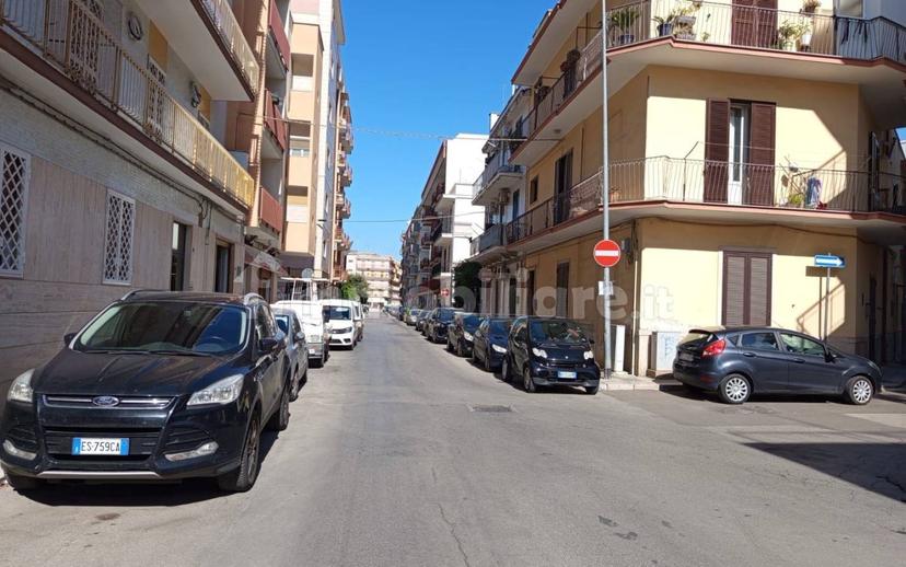 Trilocale via Vincenzo Bellezza, Centro, Bitonto