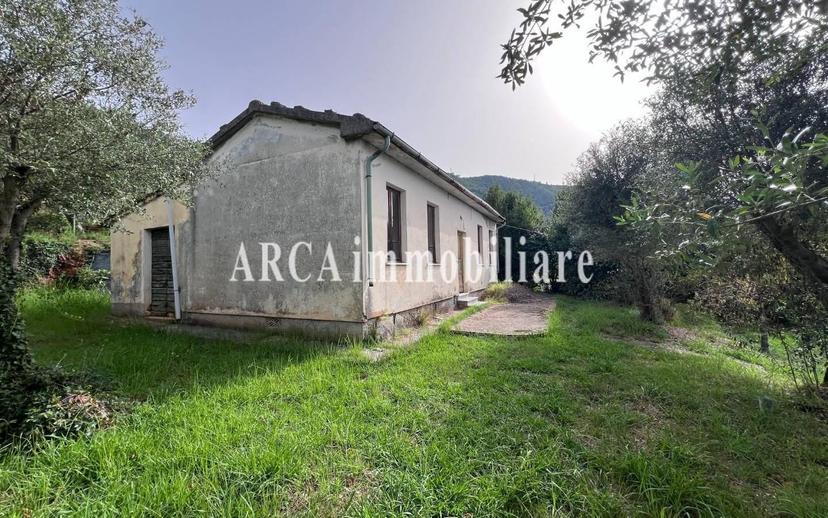 Rustico, da ristrutturare, 72 m², Pietrasanta — foto 2 di 13
