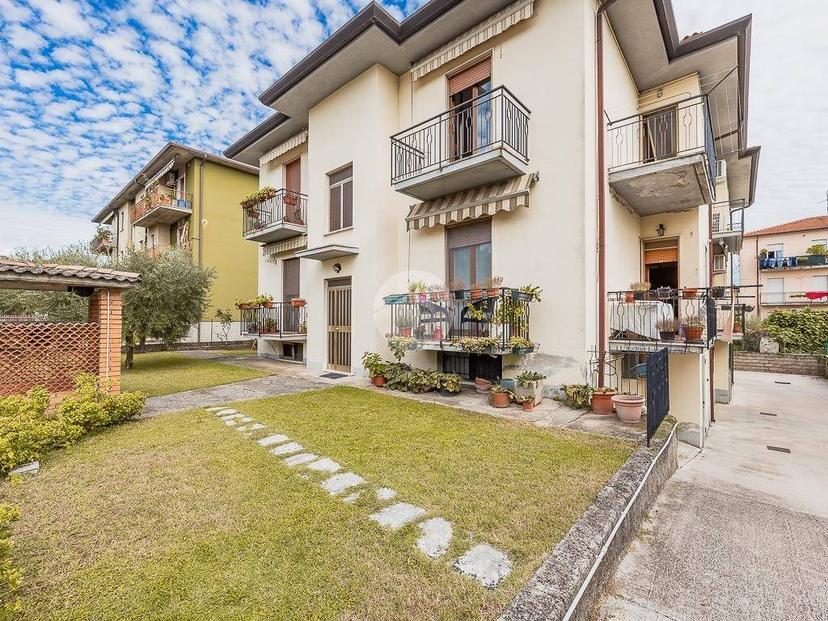 Appartamento via Galvani 25, Centro, Sommacampagna — foto 15 di 17