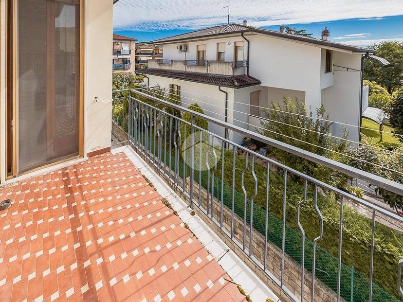 Appartamento via Galvani 25, Centro, Sommacampagna — foto 8 di 17