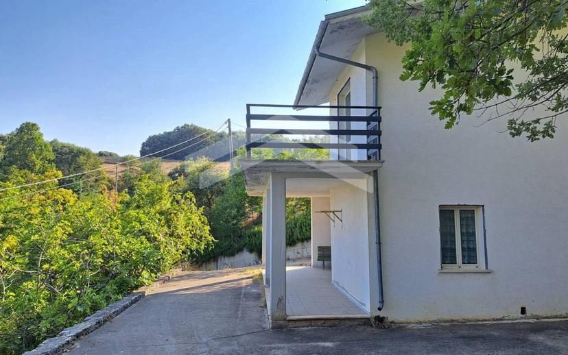 Villa unifamiliare, buono stato, 97 m², Castelbottaccio — foto 8 di 33