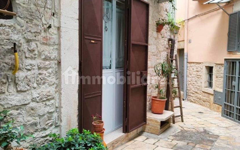 Quadrilocale Vico Marcantonio Ingannamorte, Centro, Bitonto — foto 16 di 17