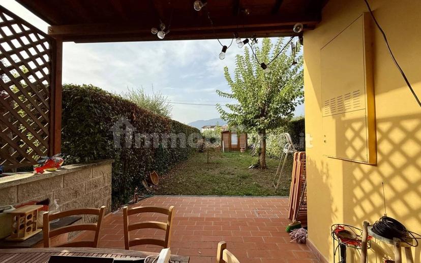 Villa a schiera via Rughi, Centro, Porcari