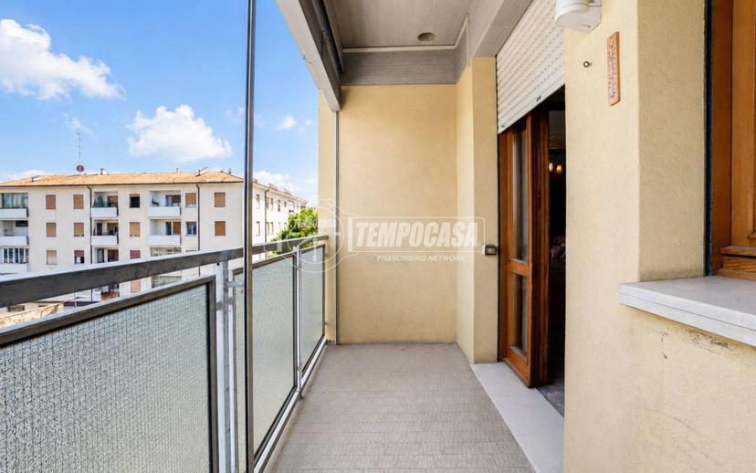 Appartamento via Giovan Battista Bellucci 3, Centro, Vignola — foto 4 di 44