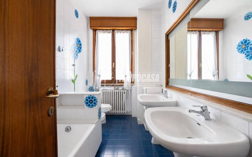 Appartamento via Giovan Battista Bellucci 3, Centro, Vignola — foto 9 di 44