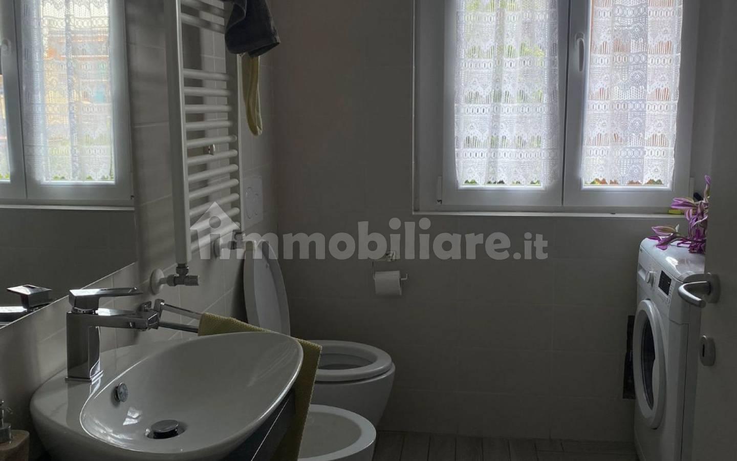 Stanza doppia via Giuseppe Grilloni 17, Como