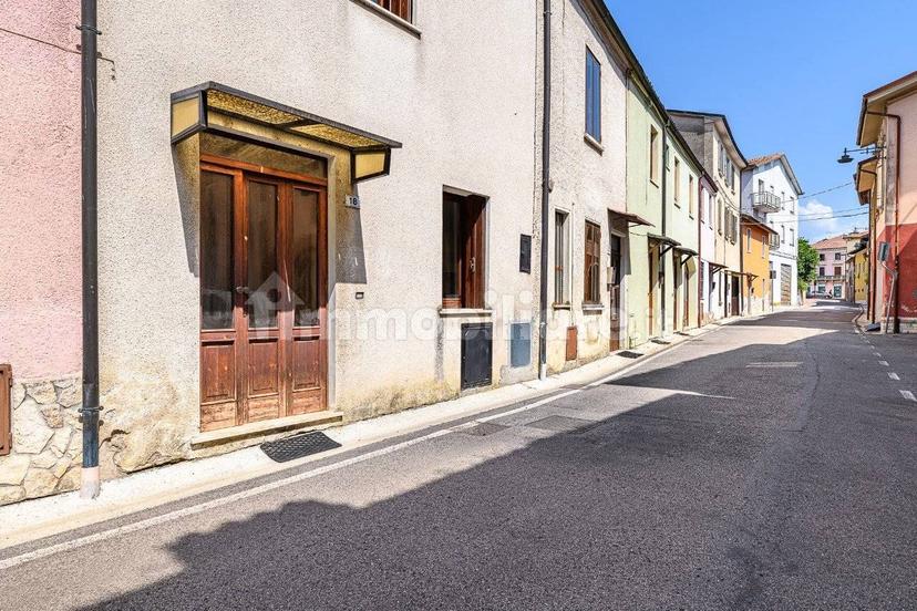 Villa a schiera via Cesare Battisti 16/18, Centro, San Vito di Leguzzano — foto 15 di 25