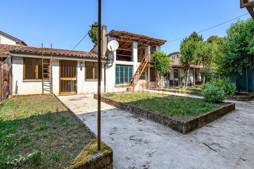 Villa a schiera via Cesare Battisti 16/18, Centro, San Vito di Leguzzano — foto 10 di 25