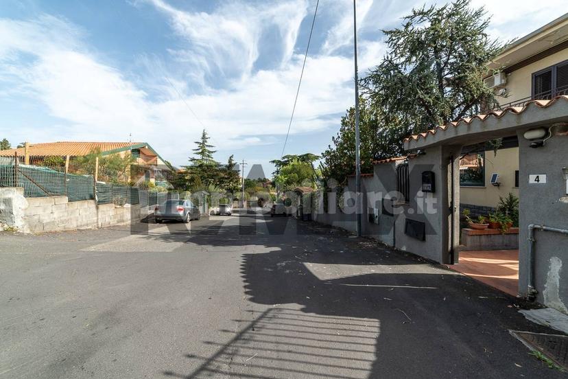 Trilocale via dei Gerani 4, Centro, Mascalucia — foto 2 di 32
