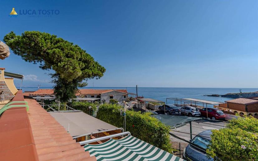 Trilocale ottimo stato, primo piano, Costa Saracena Castelluccio, Augusta — foto 32 di 33