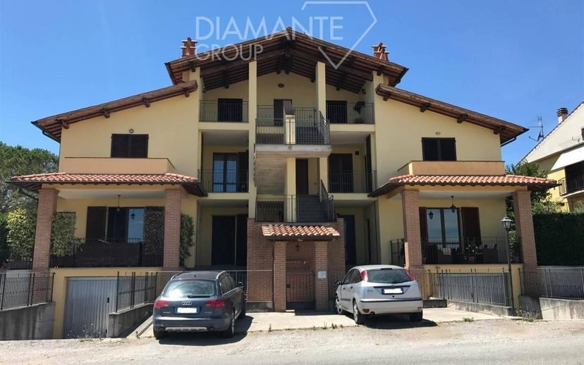 Trilocale buono stato, primo piano, Contrada Prati, Castiglione del Lago — foto 17 di 20