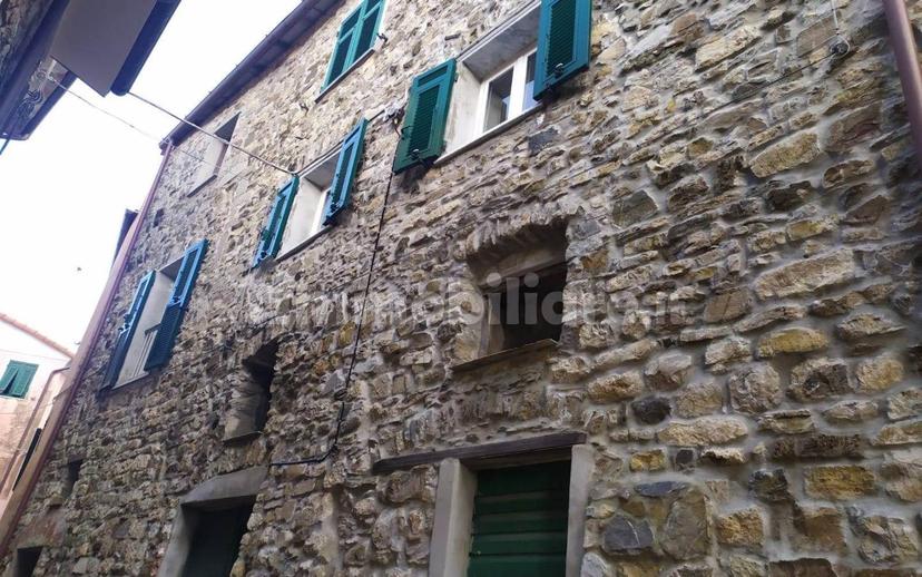 Quadrilocale ottimo stato, primo piano, Centro, Bolano — foto 4 di 9