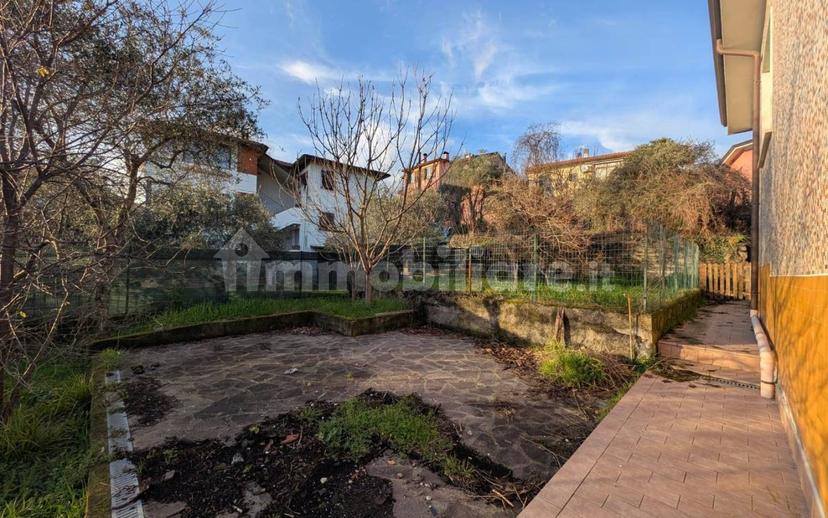 Terratetto unifamiliare 130 m², da ristrutturare, Montebello Di Mezzo, Bolano — foto 8 di 21