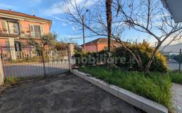 Terratetto unifamiliare 130 m², da ristrutturare, Montebello Di Mezzo, Bolano
