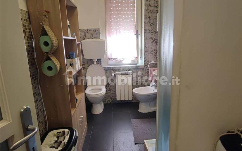 Trilocale ottimo stato, secondo piano, Centro, Ameglia — foto 12 di 16