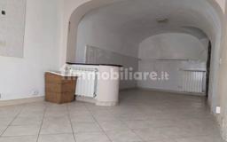 Quadrilocale ottimo stato, primo piano, Centro, Bolano