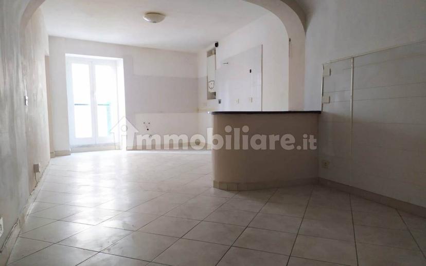 Quadrilocale ottimo stato, primo piano, Centro, Bolano — foto 7 di 9