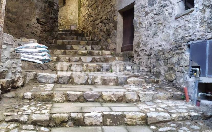 Quadrilocale ottimo stato, primo piano, Centro, Bolano — foto 9 di 9