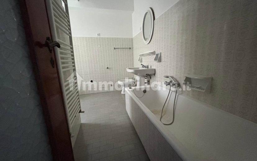 Quadrilocale buono stato, piano terra, Centro, Vezzano Ligure — foto 20 di 33