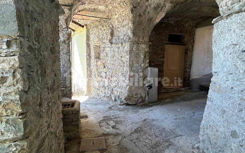 Appartamento buono stato, secondo piano, Calice al Cornoviglio — foto 13 di 40