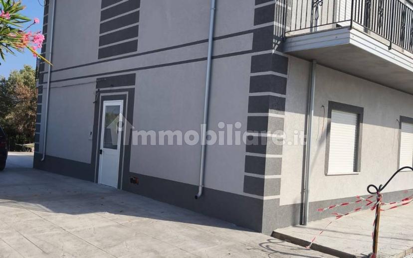 Stanza doppia via Gregorio Marra SNC, Borgia — foto 2 di 5