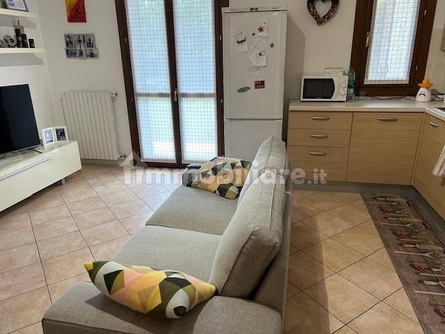 Bilocale via Sandro Pertini 9, Centro, San Giovanni Lupatoto — foto 9 di 11