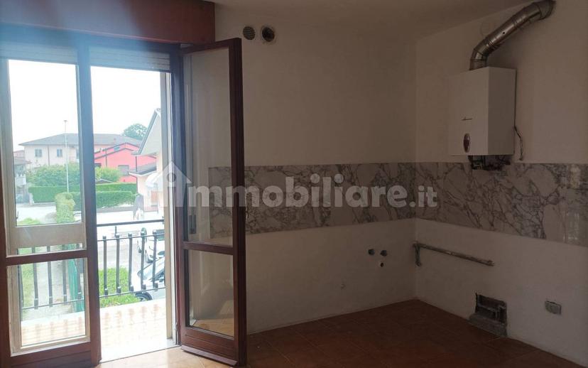 Trilocale via Sant'Eurosia 16, Centro, Trevenzuolo — foto 4 di 18