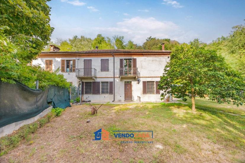 Cascina frazione Sessant, Serravalle, Asti — foto 6 di 31