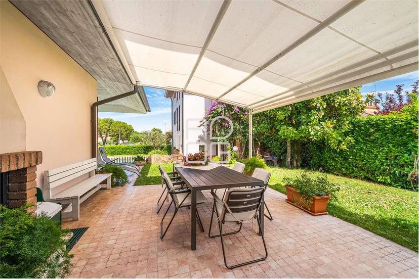Villa unifamiliare via Marconi, Desenzano Centro, Desenzano del Garda — foto 6 di 46