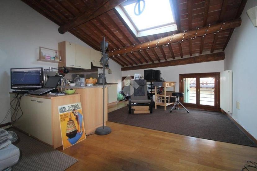 Bilocale buono stato, terzo piano, Centro, Bassano del Grappa — foto 2 di 5