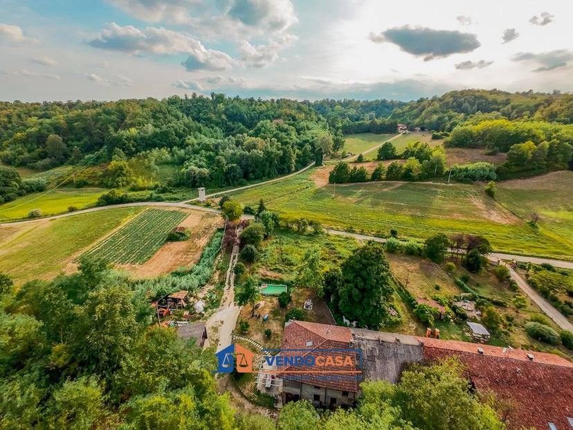 Cascina frazione Sessant, Serravalle, Asti — foto 14 di 31