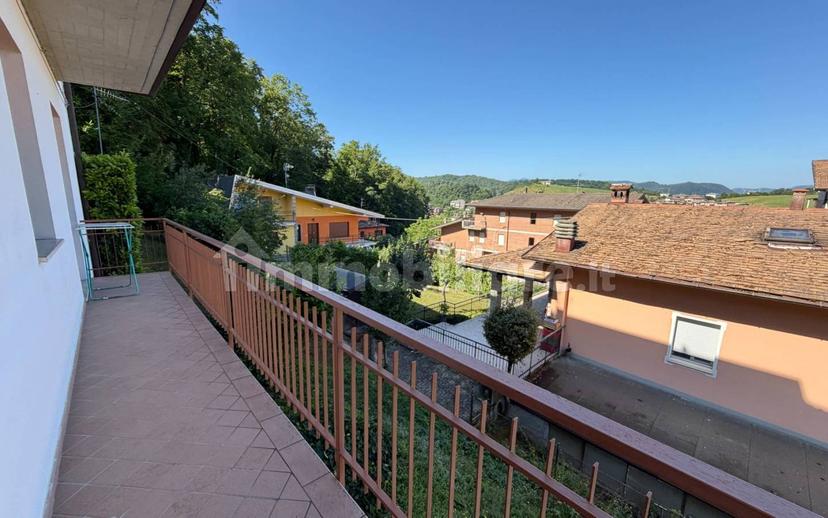 Appartamento buono stato, piano terra, Centro, Pavullo nel Frignano