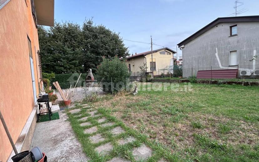 Villa bifamiliare via Martiri Ungheresi 16, Pontoglio — foto 13 di 18