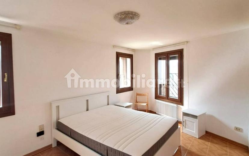 Villa a schiera via Aldo Moro, Montecchio Maggiore Alte Ceccato, Montecchio Maggiore — foto 4 di 11
