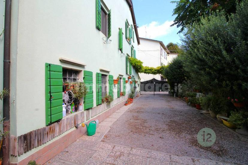 Villa a schiera via Roma 130, Centro, Rolo