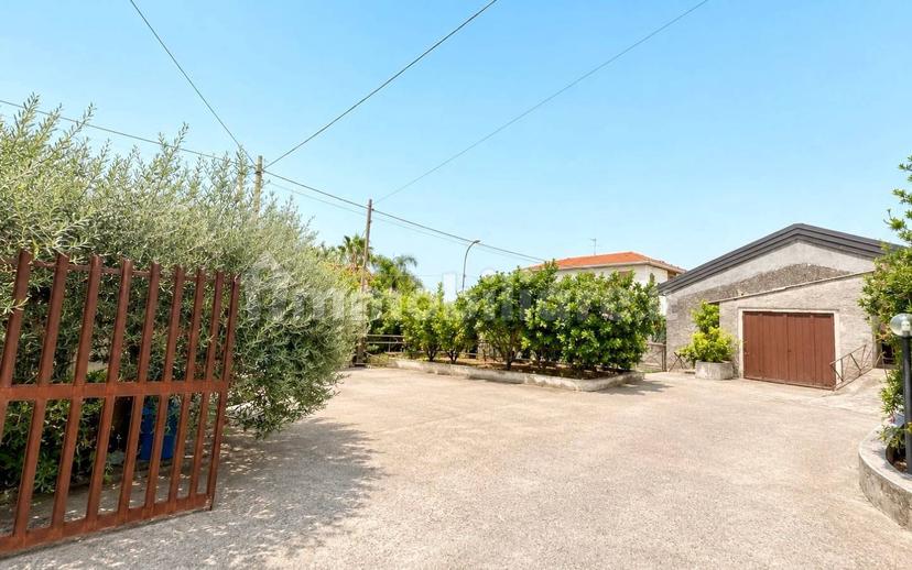 Terratetto plurifamiliare 180 m², da ristrutturare, Santa Venera Portosalvo, Mascali — foto 27 di 35