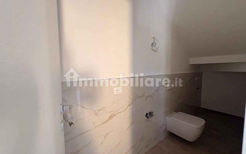 Quadrilocale via Caresana Vecchia, Riccò del Golfo di Spezia — foto 12 di 17