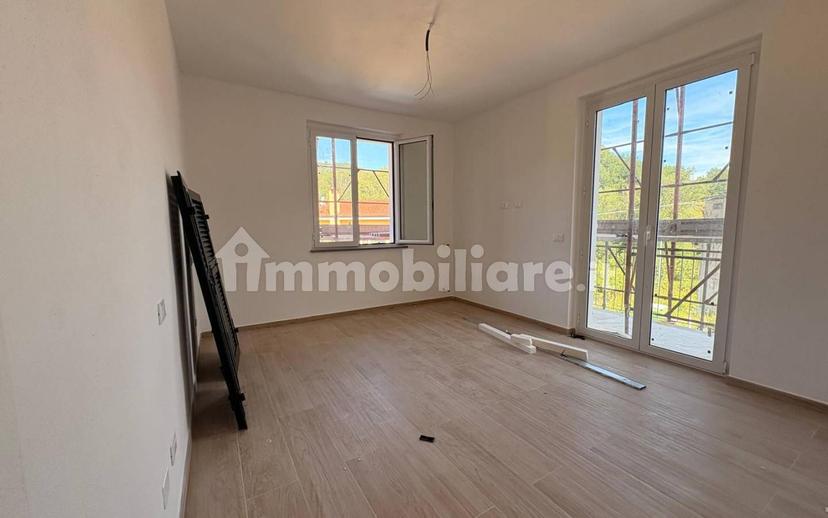 Quadrilocale via Caresana Vecchia, Riccò del Golfo di Spezia — foto 4 di 17
