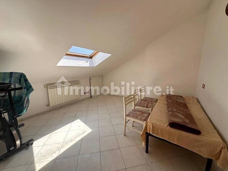 Trilocale via Enrico Palanza, Centro, Avezzano — foto 9 di 10