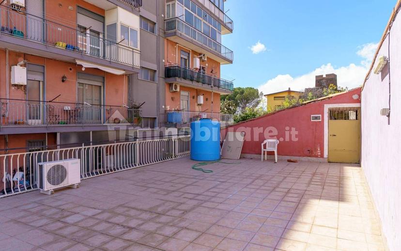 Trilocale via Giorgio Arcoleo, Centro, Gravina di Catania — foto 22 di 31